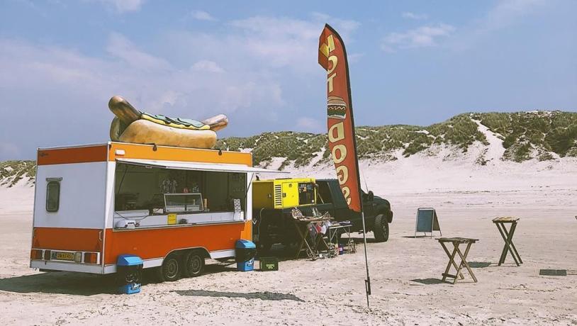  Stand de hot dog sur une plage au Danemark
